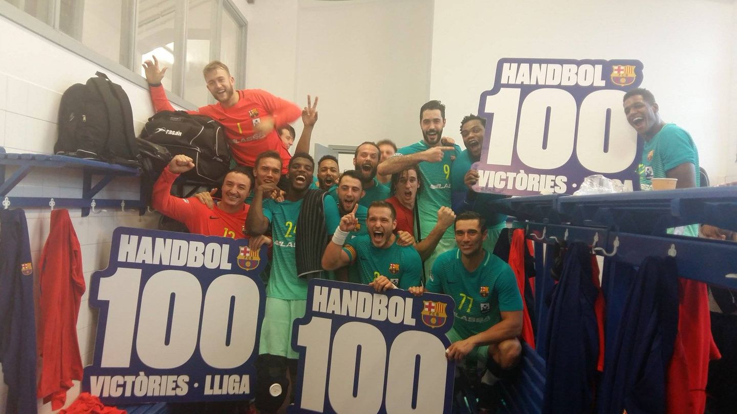Los jugadores del Barcelona celebran su victoria 100 (Foto: FC Barcelona)