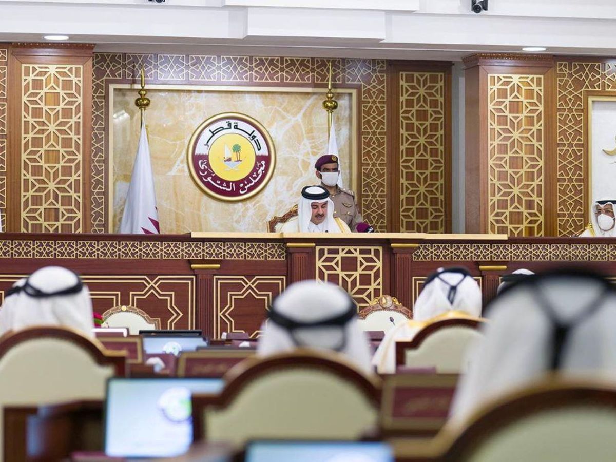 Foto: El emit de Qatar da un discurso ante la 'Shura'. (Reuters)