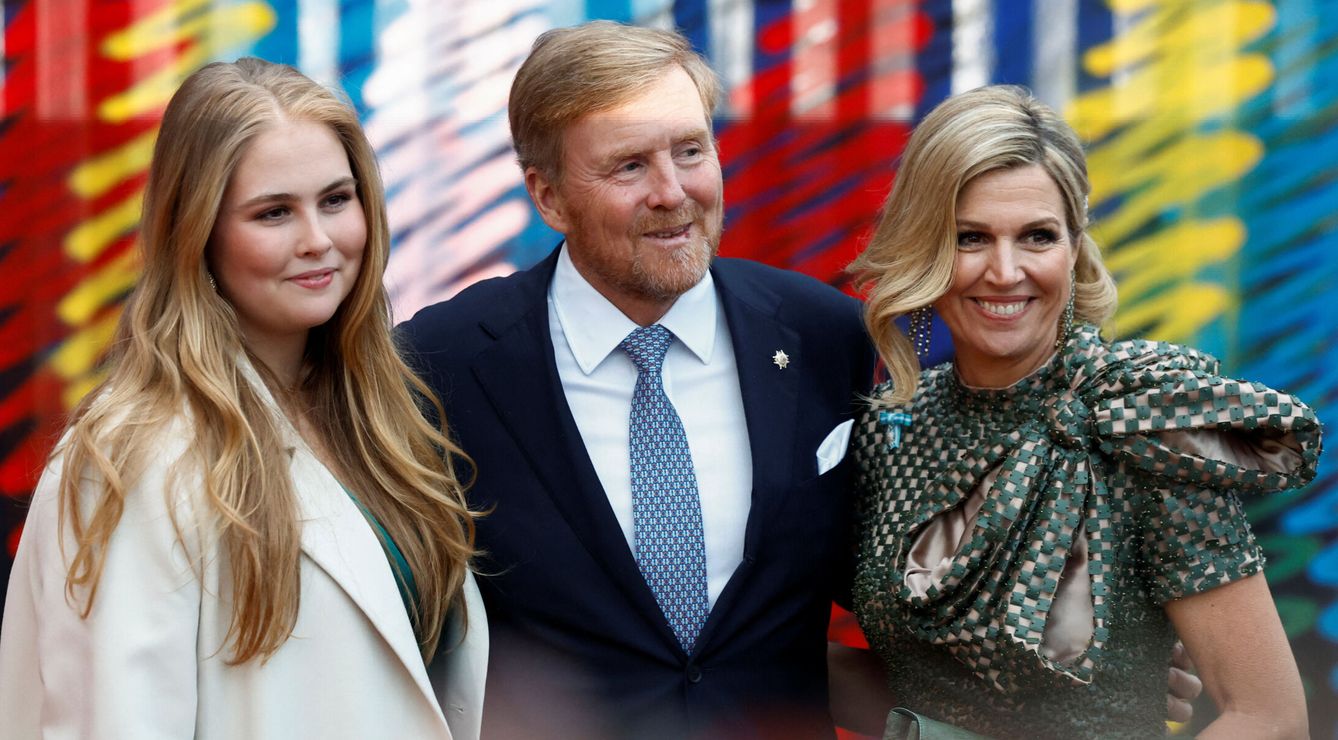 Los reyes de Holanda junto a la princesa Amalia. (Reuters/Piroschka van de Wouw)