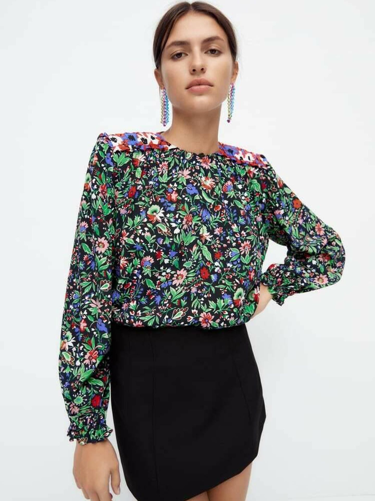 La blusa de flores de Zara. (Cortesía)