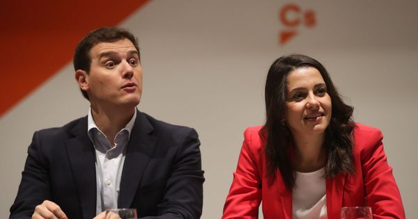 Foto: El presidente de Ciudadanos, Albert Rivera, y la candidata a la presidencia de la Generalitat Inés Arrimadas, durante la reunión del comité ejecutivo del partido en Barcelona. (EFE)