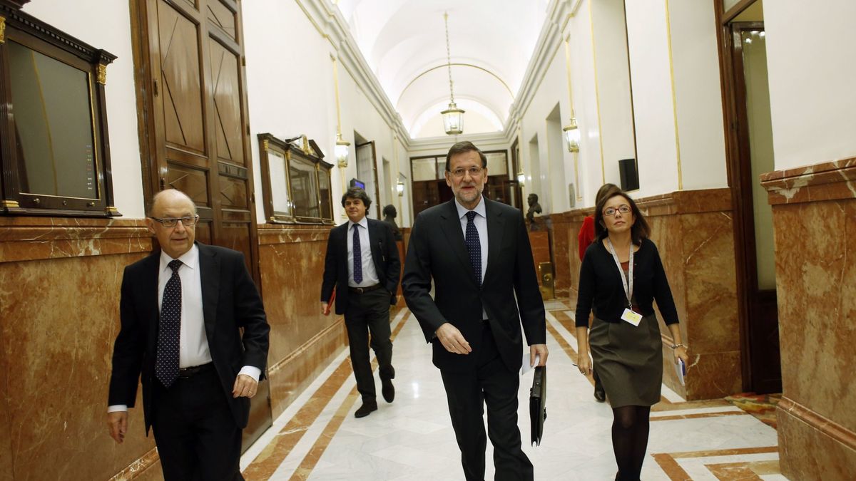 Rajoy ‘vende’ al PP la bajada de impuestos para reconciliarse con su electorado