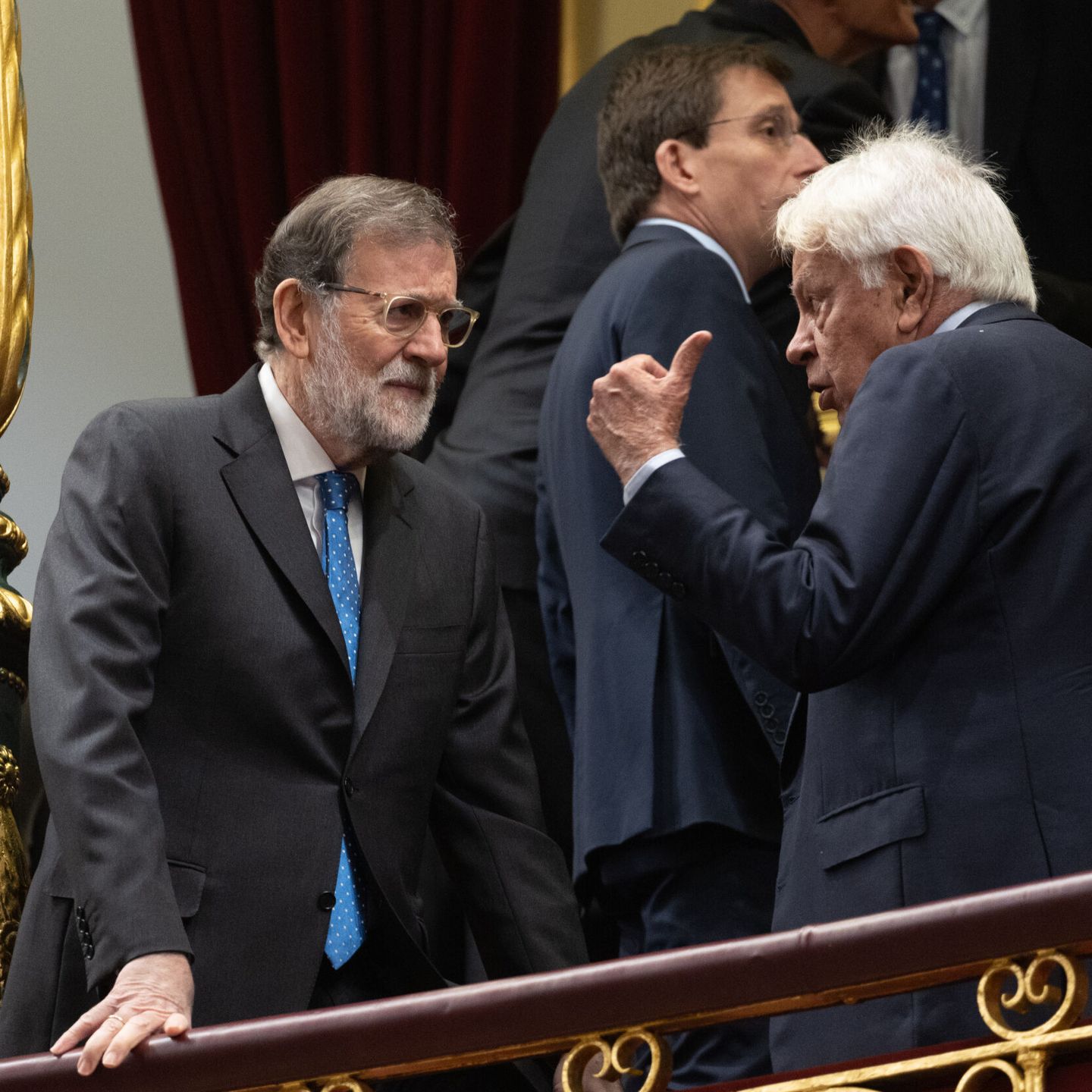 Los expresidentes del Gobierno Mariano Rajoy y Felipe González. (Europa Press/Eduardo Parra)