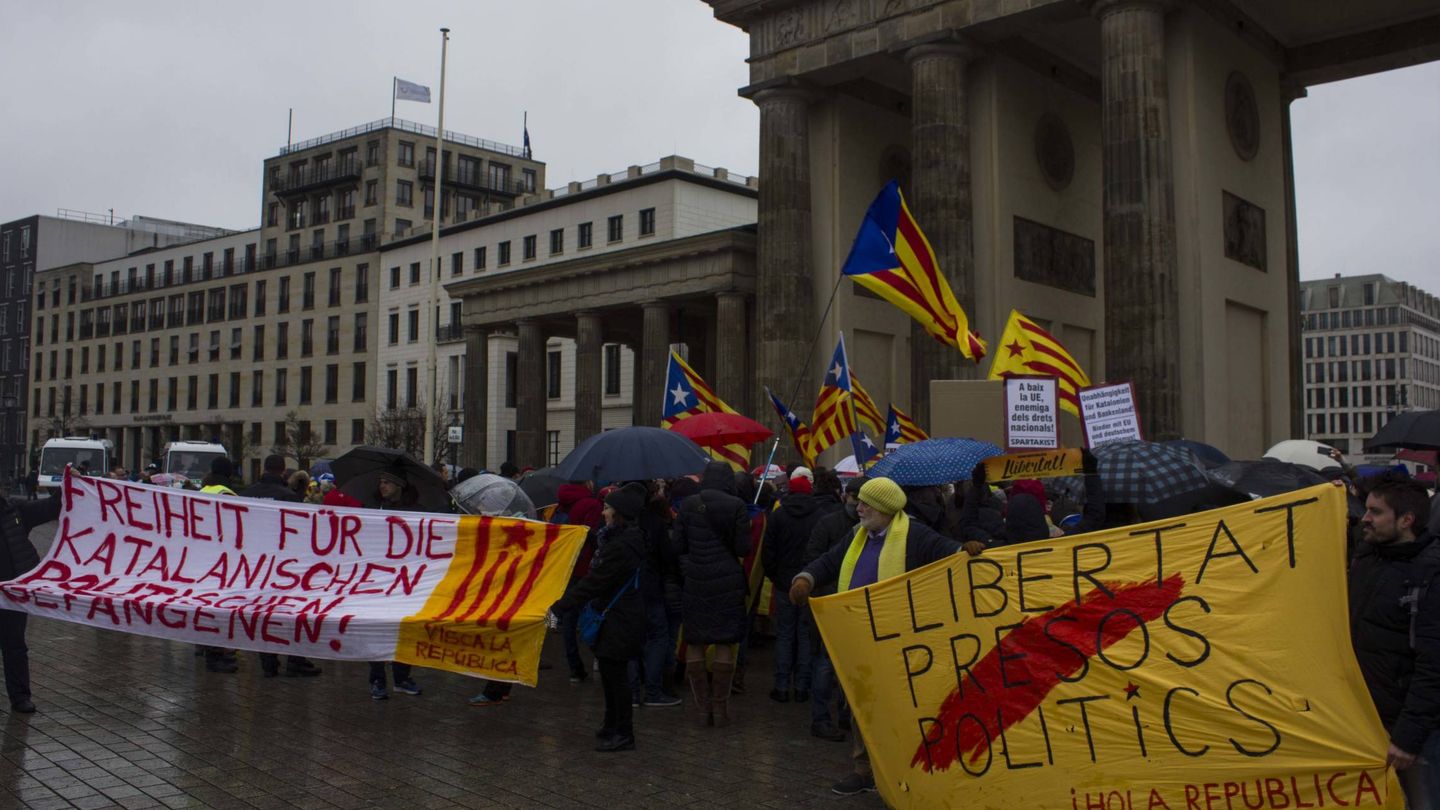Protesta en Berlín para exigir la liberación de Carles Puigdemont. (J. P. de la Cruz)  