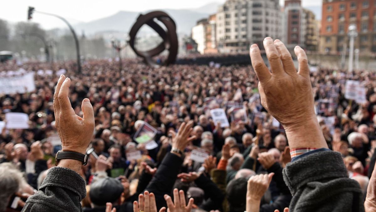 Miles de pensionistas vuelven a salir a la calle en varias ciudades: "Ni un paso atrás"