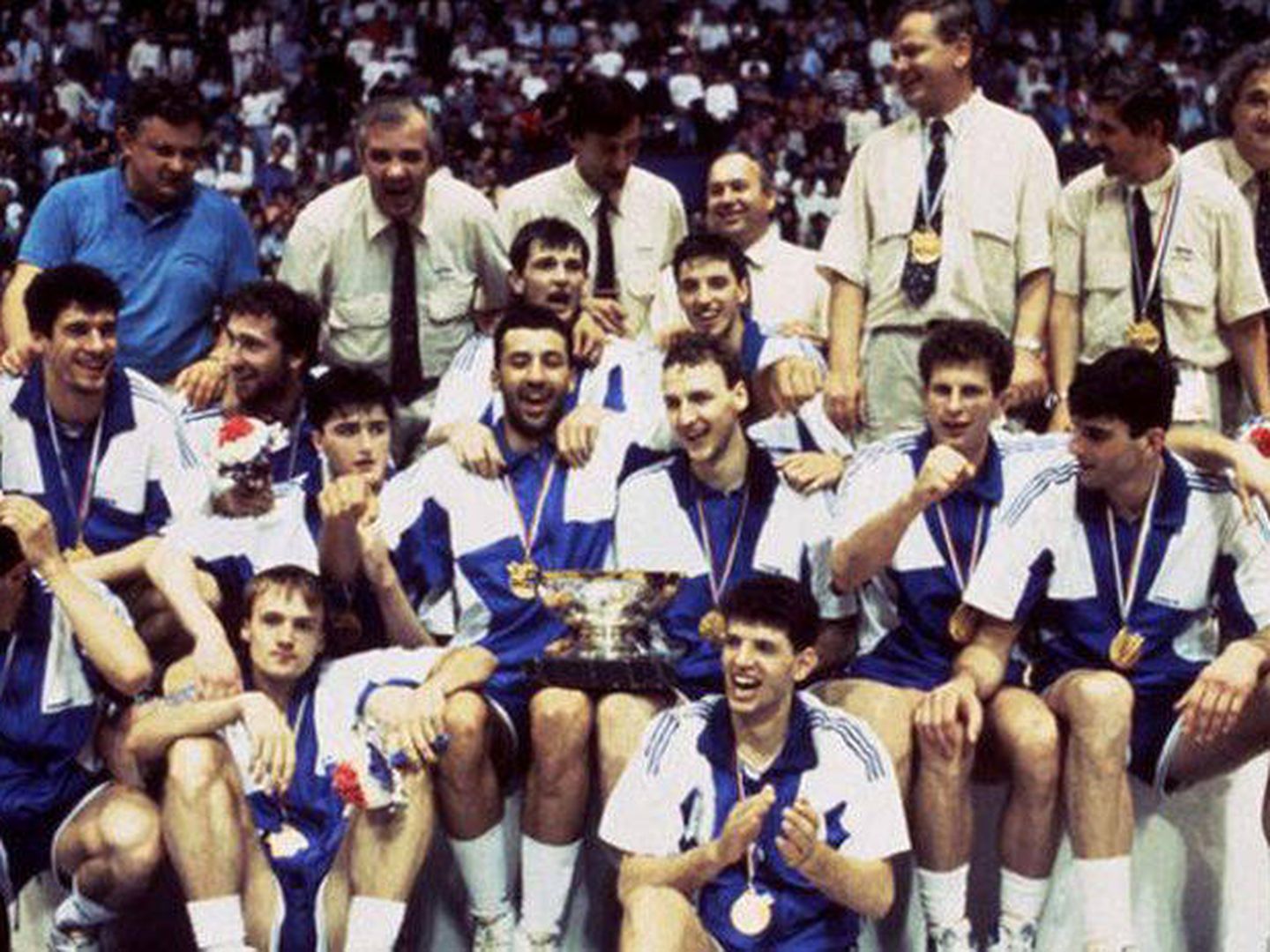 El equipo yugoslavo campeón del mundo en 1990 en el Argentina.