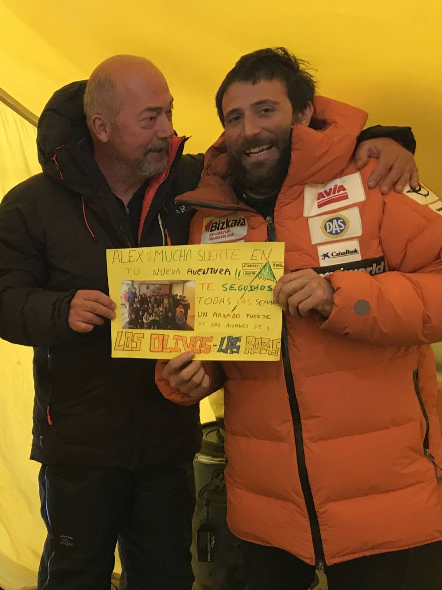 Alex Txikon y Pedro Gil, en el Campo Base del Everest.
