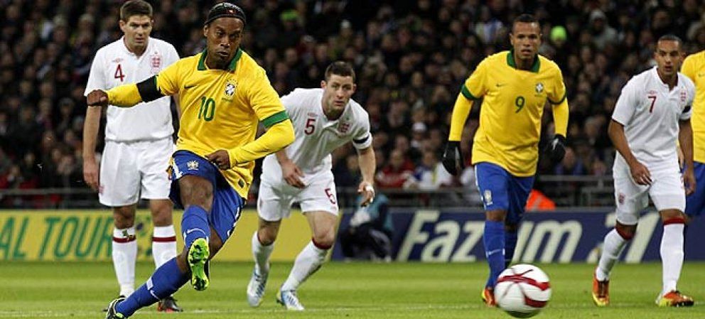 Foto: Brasil carga contra Ronaldinho: gordo, lento y 'pasota' con Scolari