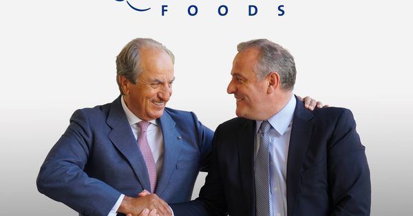 Foto: Juan Manuel González Serna, presidente del grupo Siro, y Luis Ángel López, presidente de Cerealto. (Europa Press)