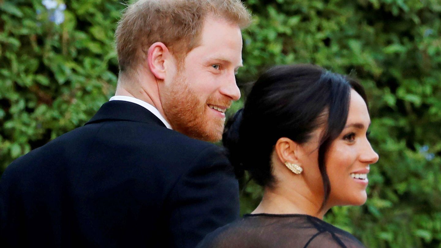 El príncipe Harry y su esposa, Meghan Markle, en un acto oficial. (Reuters)
