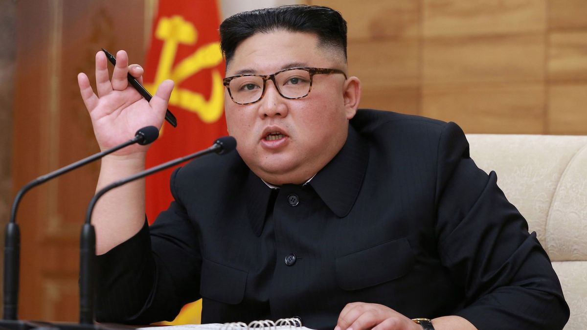 Kim Jong-un amenaza con una "nueva arma estratégica" y retomar las pruebas atómicas