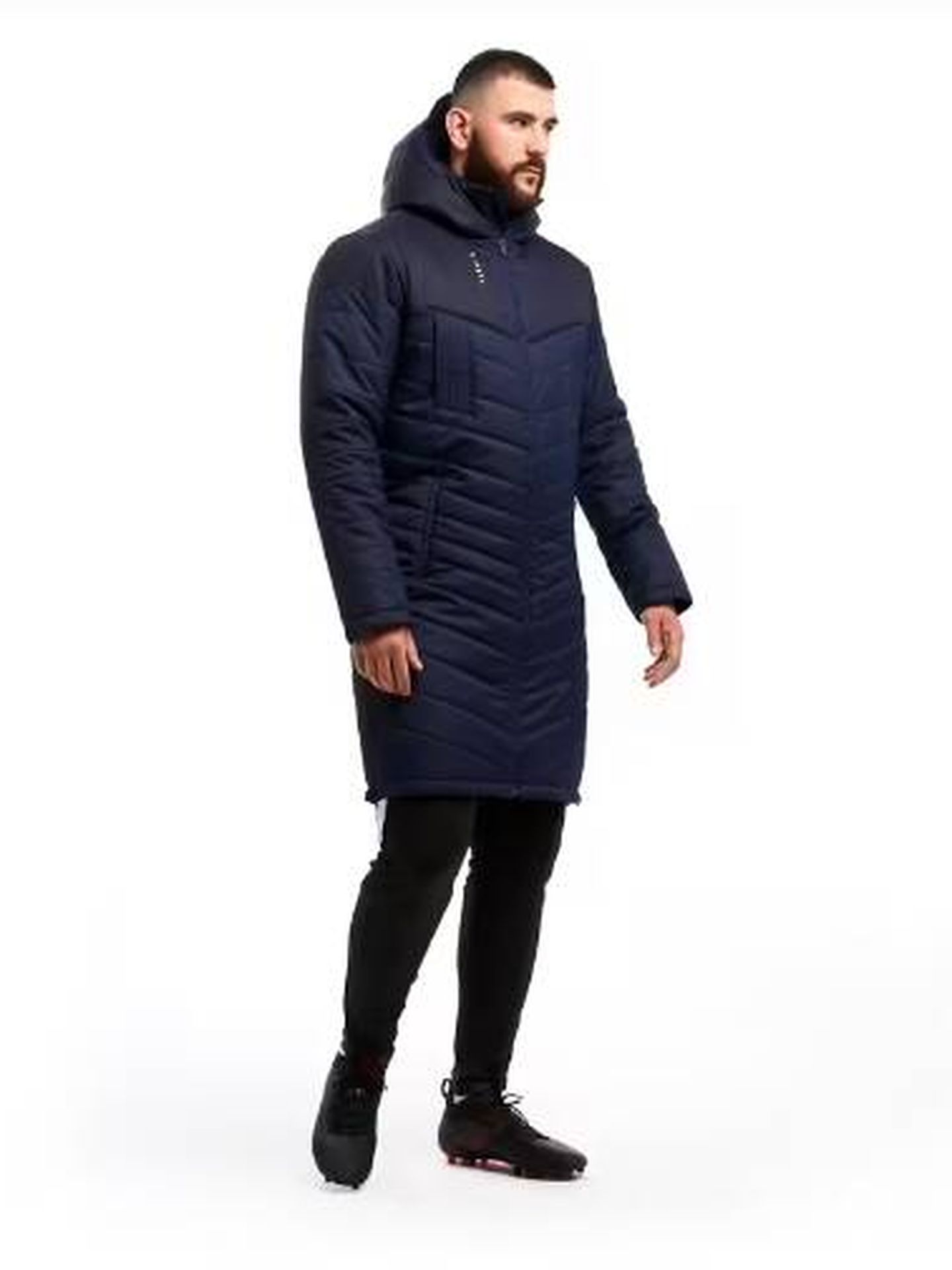 Encontramos el chaquetón de Joma de 50 euros que ha llevado Pedro Sánchez a  Davos y se ha hecho viral