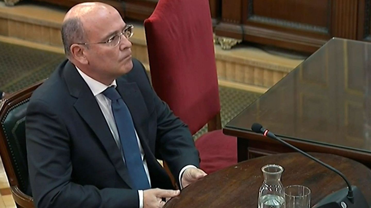 El coronel Diego Pérez de los Cobos, durante su declaración en el juicio del 'procés'. (EFE)