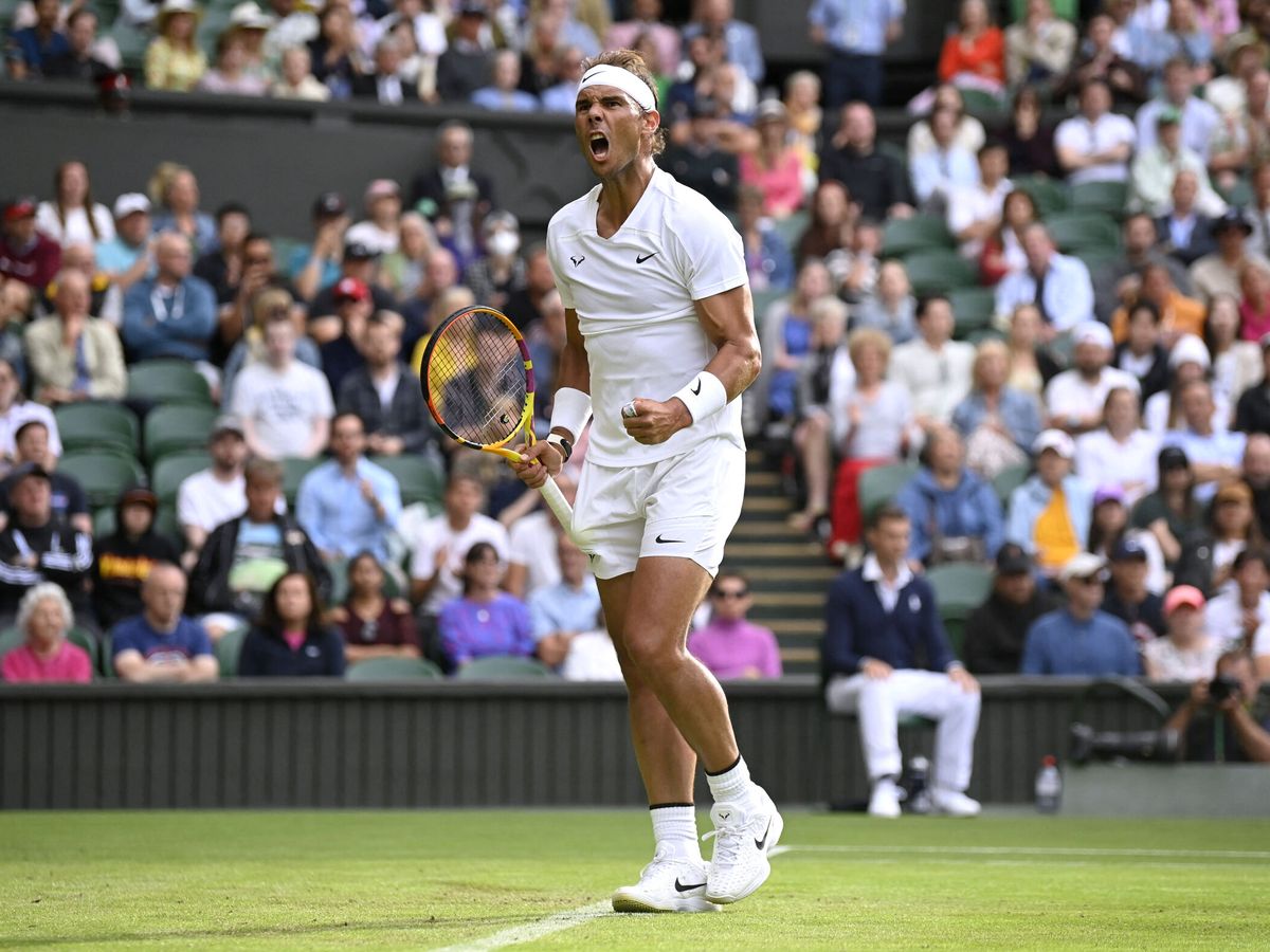 Foto: Nadal festeja un punto en su estreno en Wimbledon. (Reuters/Toby Melville)