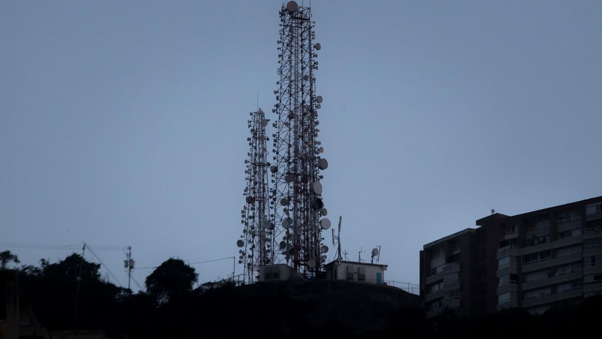 Las torres de telefonía son el último pelotazo tecnológico: por qué las telecos las 'dejan' escapar