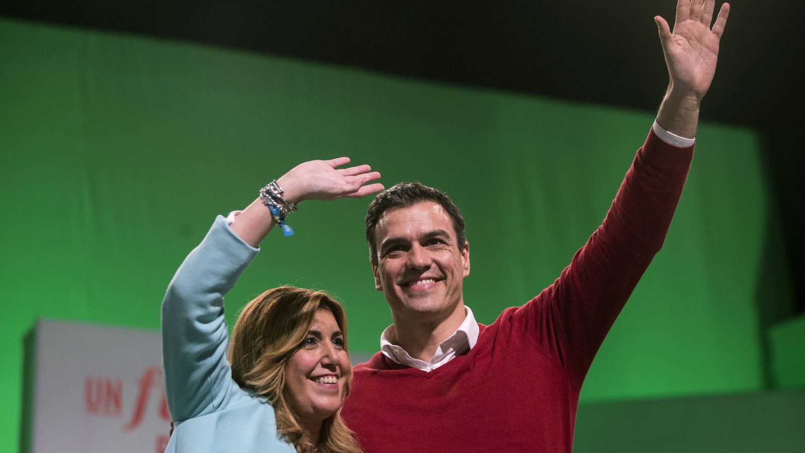 Foto: El candidato a la Presidencia del Gobierno por el PSOE, Pedro Sánchez, junto a la presidenta de la Junta, Susana Díaz. (EFE)