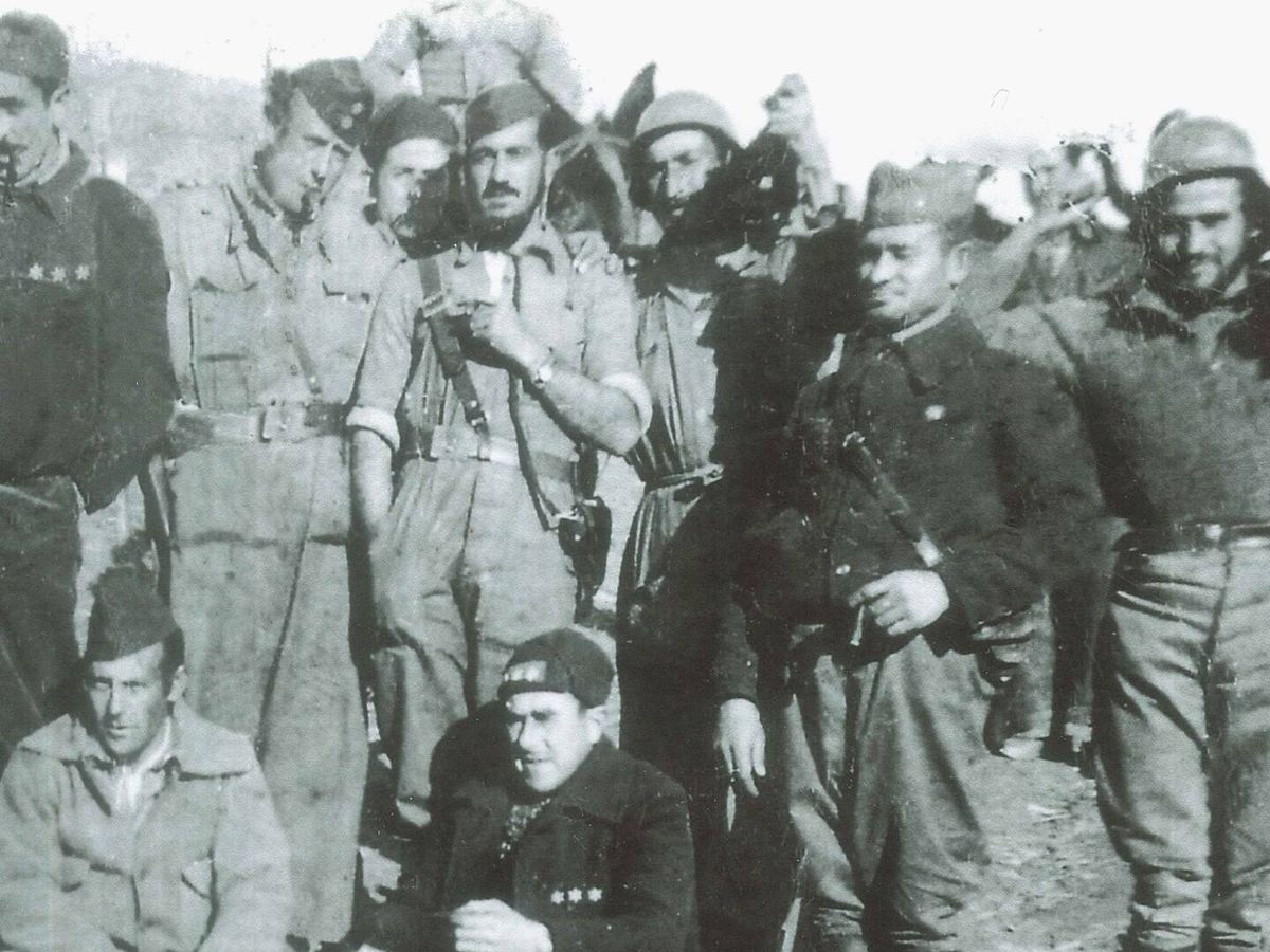 Foto: Milicianos del frente de Somosierra. Arriba a la derecha, Gregorio Pampliega. (A. Pampliega)