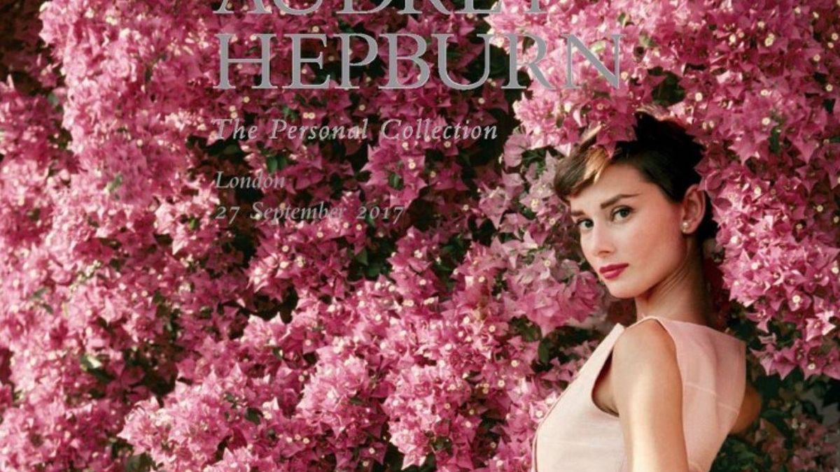 Guiones, tiaras y vestuario: los hijos de Audrey Hepburn subastan su vida 