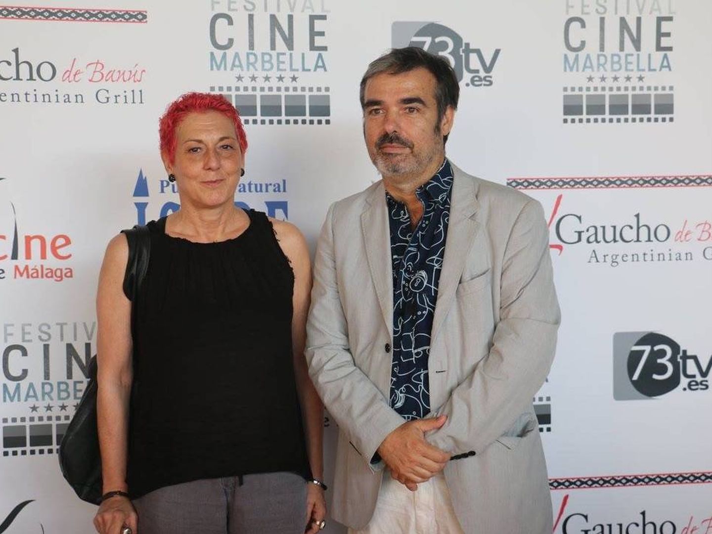 Regina Álvarez y José Antonio Hergueta, guionista y director de 'Caleta Palace', en 2017 (Festival de Cine de Marbella).