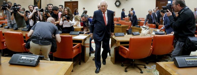 El ministro de Asunto Exteriores, José Manuel García Margallo (c), momentos antes de su comparecencia. (EFE)