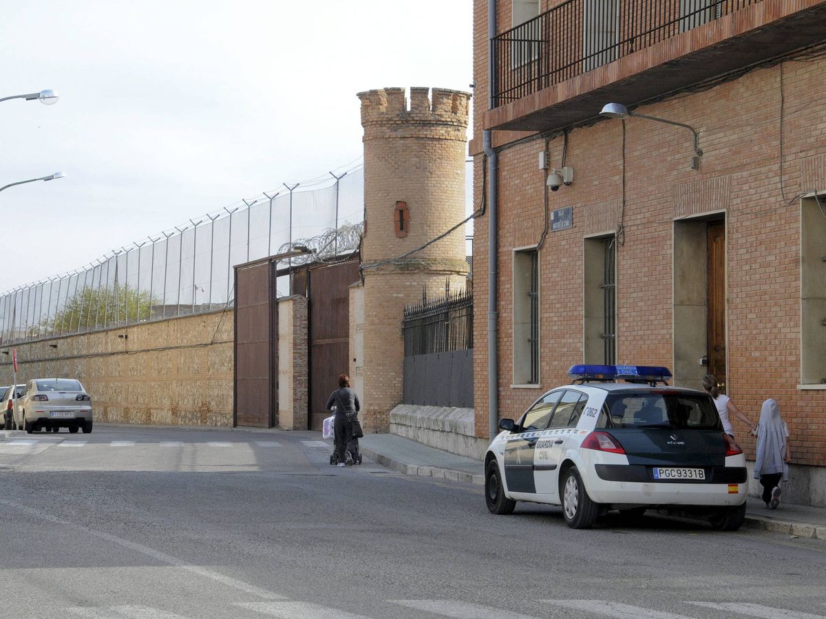 Foto: La fachada del módulo I del centro penitenciario de Ocaña, donde hay cinco positivos. (EFE) 