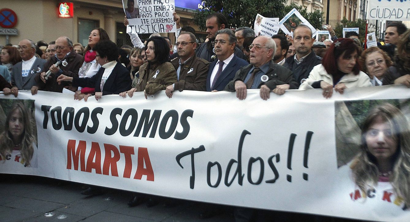 Manifestación en repulsa por la sentencia que condena a 20 años a Miguel Carcaño por el asesinato de Marta del Castillo. (EFE)