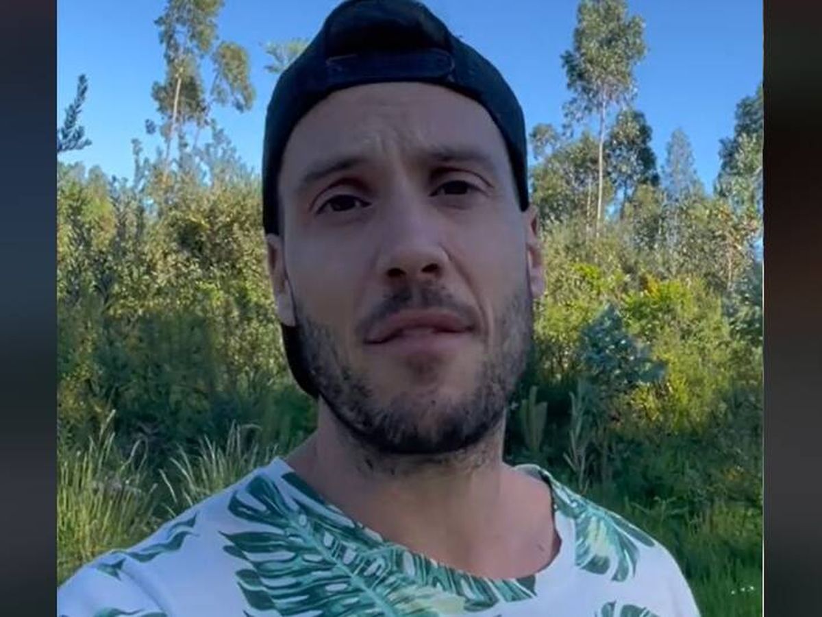 Foto: Iñaki en su vídeo sobre el eucalipto (@100experiencias)