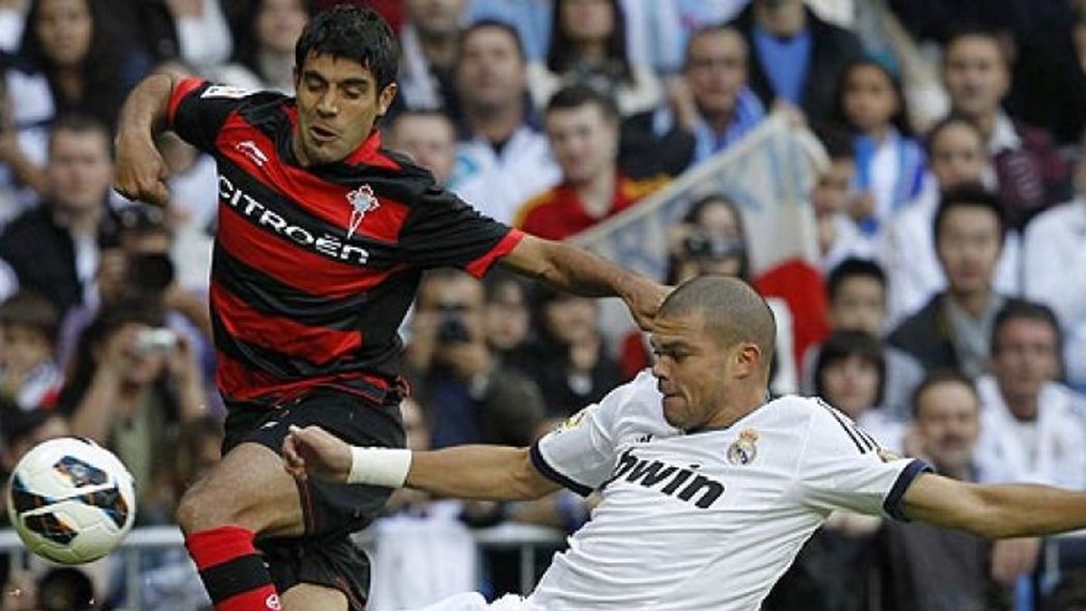 La defensa del Real Madrid no nota las bajas: Pepe dirige y Essien cumple