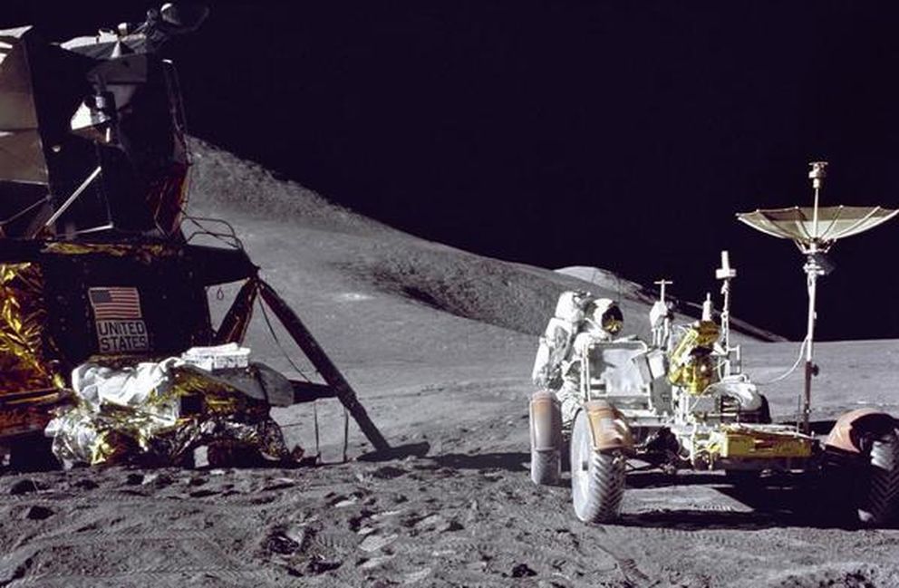 Aunque los aparatos que permanecen en la luna pertenecen a la nasa, la superficie en la que se asientan son, según la ONU, de toda la humanidad