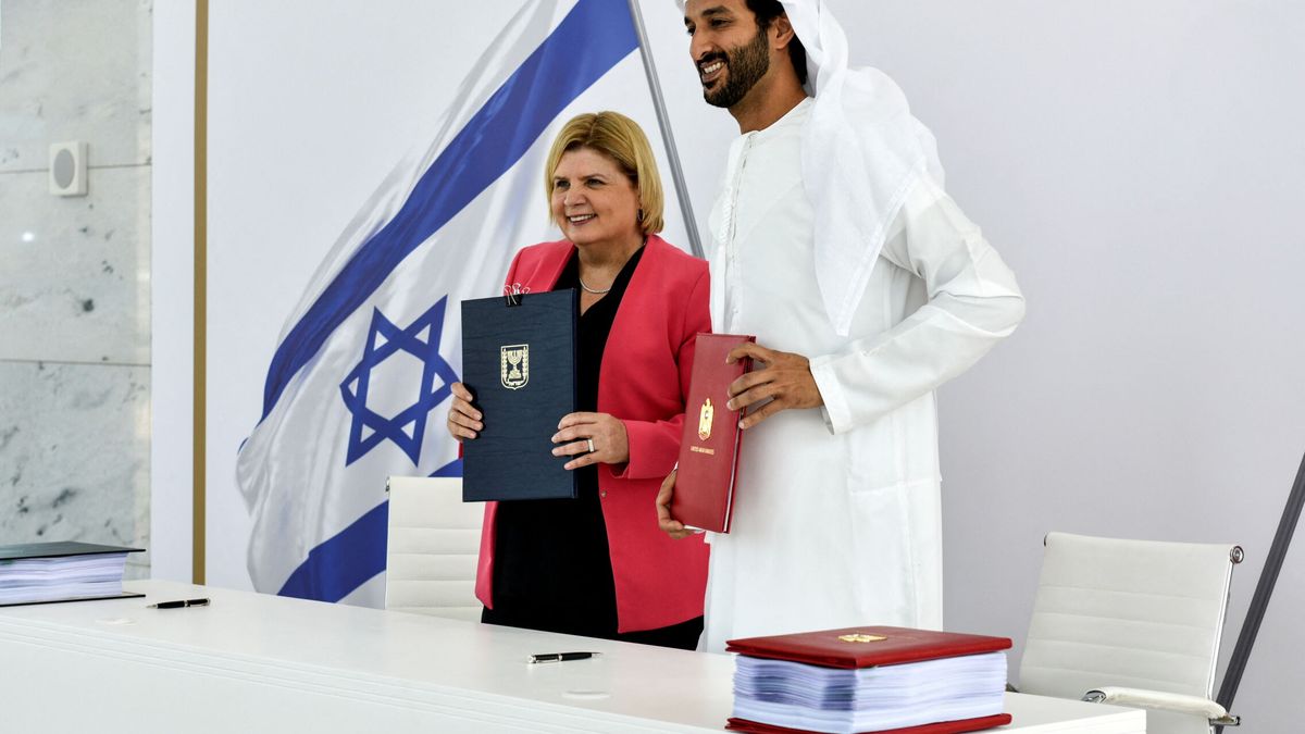 Israel firma con Emiratos su primer acuerdo de libre comercio con un país árabe 