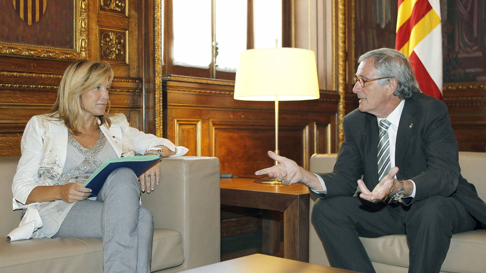 Foto: El alcalde de Barcelona, Xavier Trias, con la vicepresidenta del Govern de la Generalitat, Joana Ortega. (EFE/Andreu Dalmau)