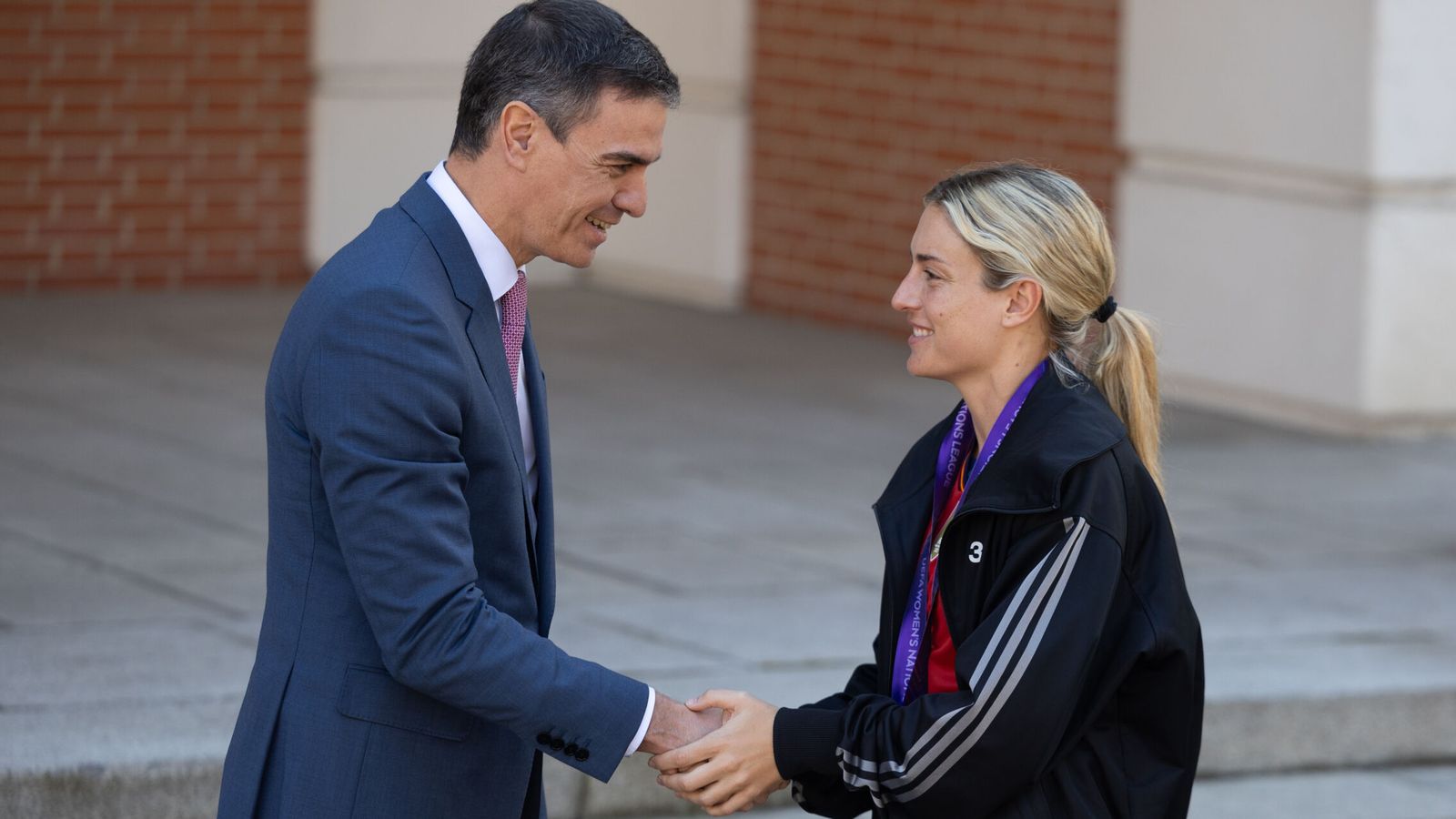 La celebrada entrada del fútbol femenino en La Quiniela llega tarde pese a la medalla del Gobierno