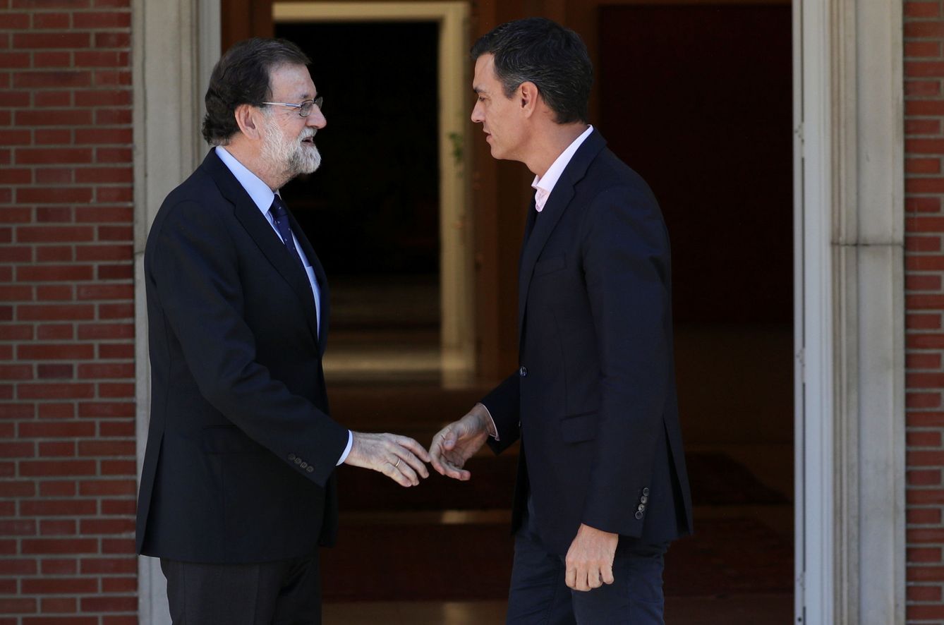 Foto: Mariano Rajoy recibe a Pedro Sánchez en la Moncloa, el pasado 2 de octubre. (Reuters)