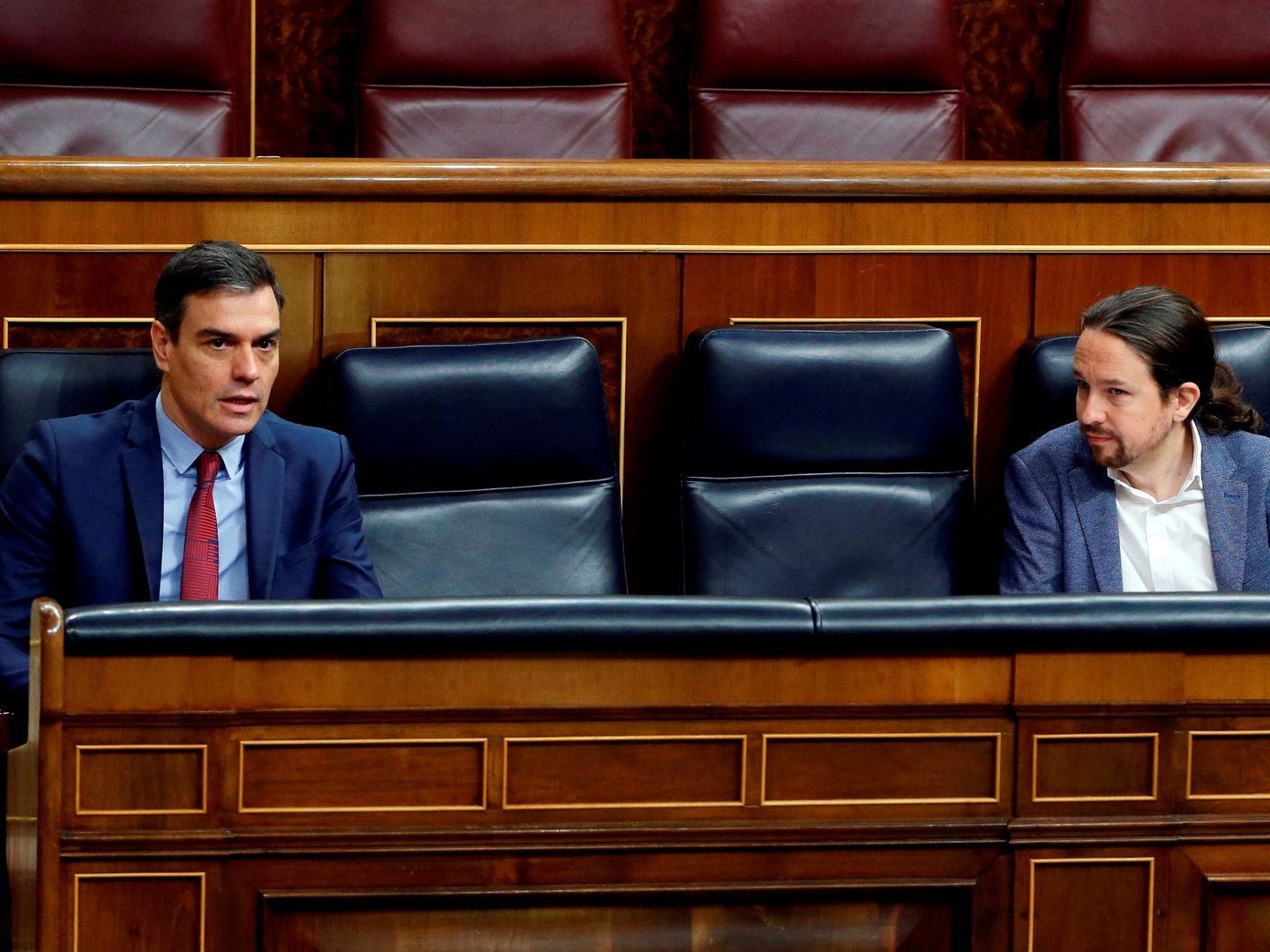 Pablo iglesias y Pedro Sánchez, en el Congreso. (Reuters)
