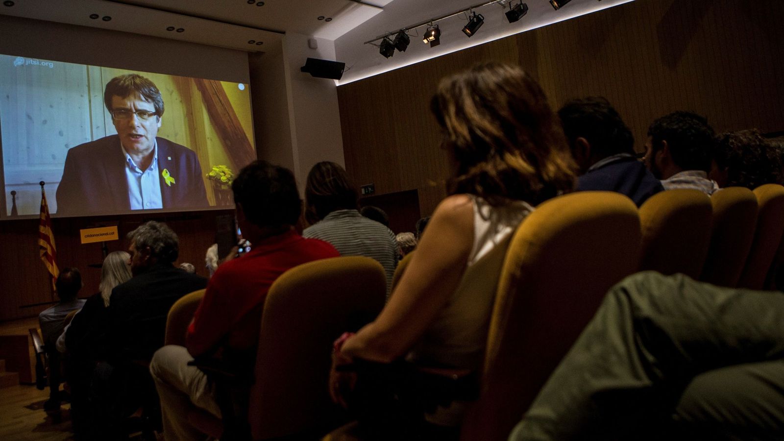 Foto: El expresidente catalán Carles Puigdemont, a través de videoconferencia desde Alemania, durante la presentación de Crida Nacional per la República. (EFE)