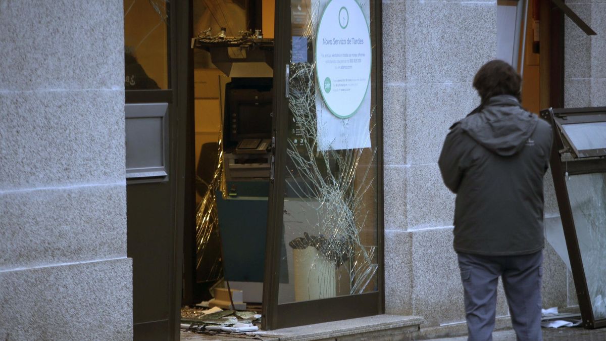 Los atracadores detenidos en Vigo robaron más de 100.000 euros de un banco