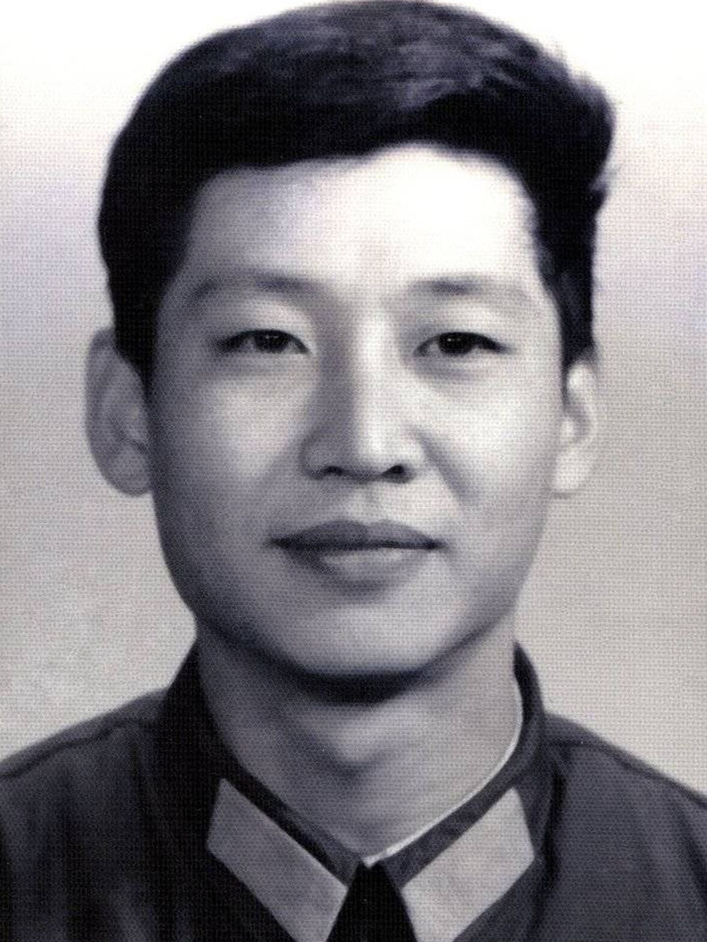 Foto de carné de Xi Jinping en 1979, con 25 años. (Xinhua Press)
