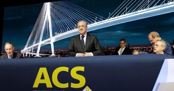 Foto: El presidente de ACS, Florentino Pérez (c), durante la junta de accionistas de la compañía, este viernes en Ifema, en Madrid. (EFE)