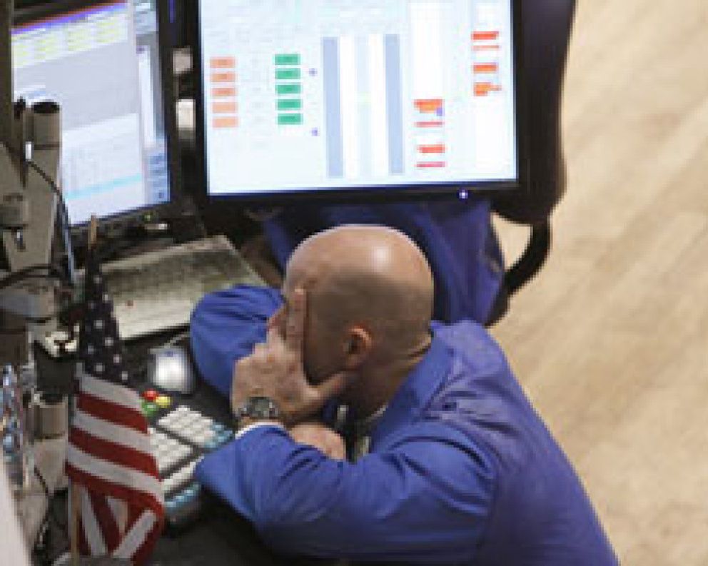 Foto: Los futuros anticipan un lunes negro en Wall Street tras la rebaja histórica de S&P