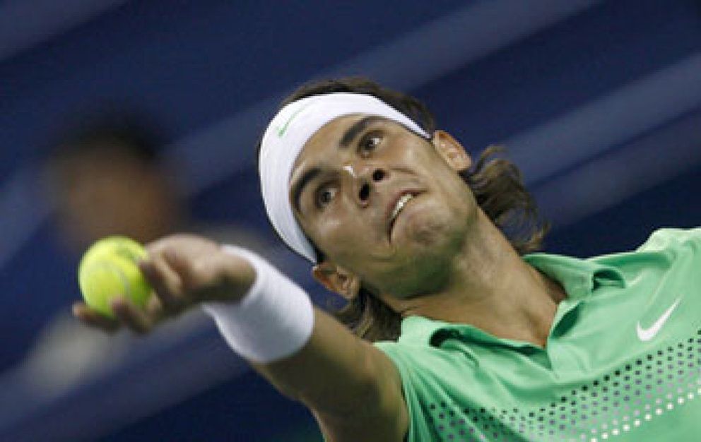 Foto: Nadal recupera su buen nivel y derrota a Robredo