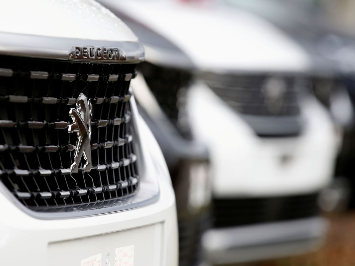 Foto: Foto del logo de Peugeot, que recibió la multa más elevada. (Reuters)
