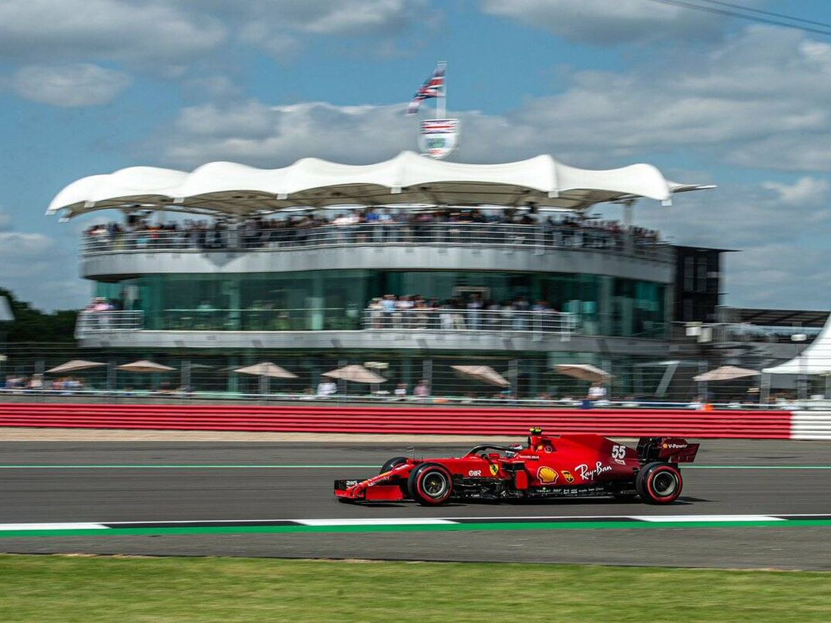 Foto: Tras rodar igualado a Leclerc desde el comienzo de los entrenamientos, Sainz no exprimía su monoplaza como Leclerc en el Q3