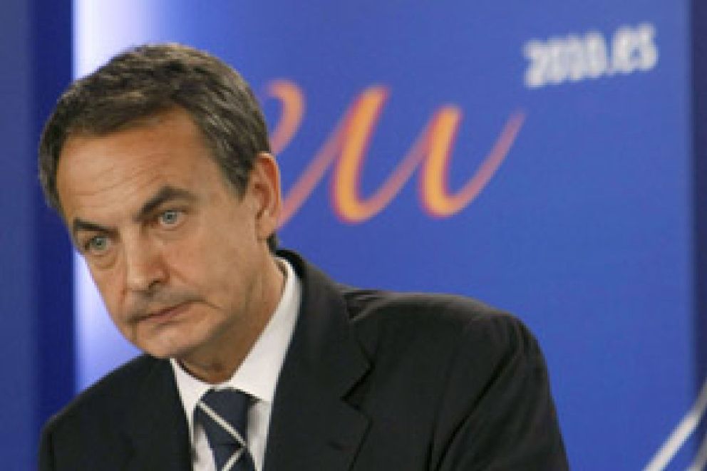 Foto: Zapatero prevé que las CCAA se adhieran a la contención del gasto