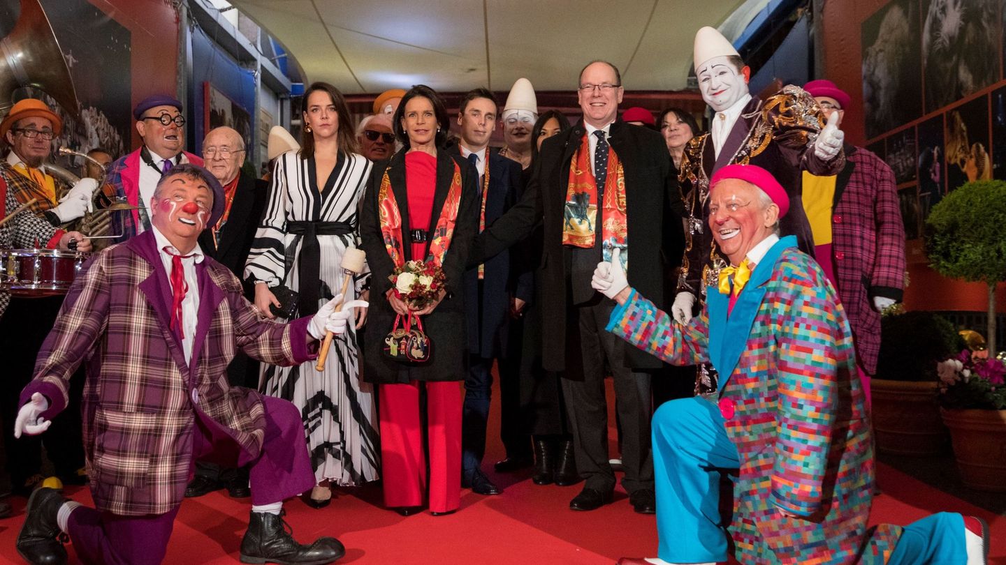 Estefanía, Alberto y Pauline Ducruet, en el Festival Internacional de Circo de Montecarlo. (EFE)