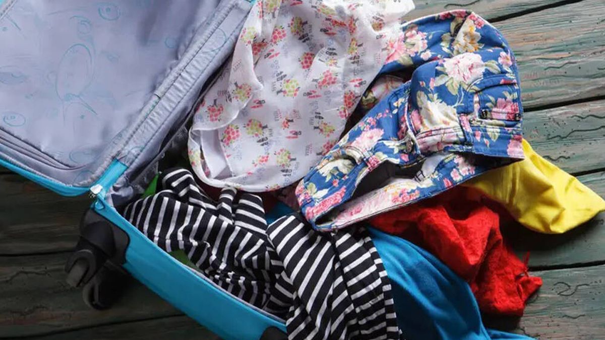 Los sencillos trucos para planchar tu ropa sin plancha cuando te vas de vacaciones