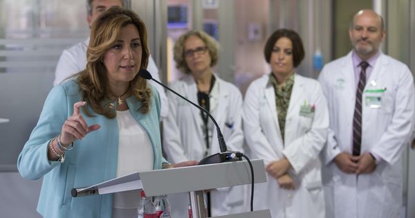 Foto: La presidenta de la Junta de Andalucía, Susana Díaz (i). (EFE)