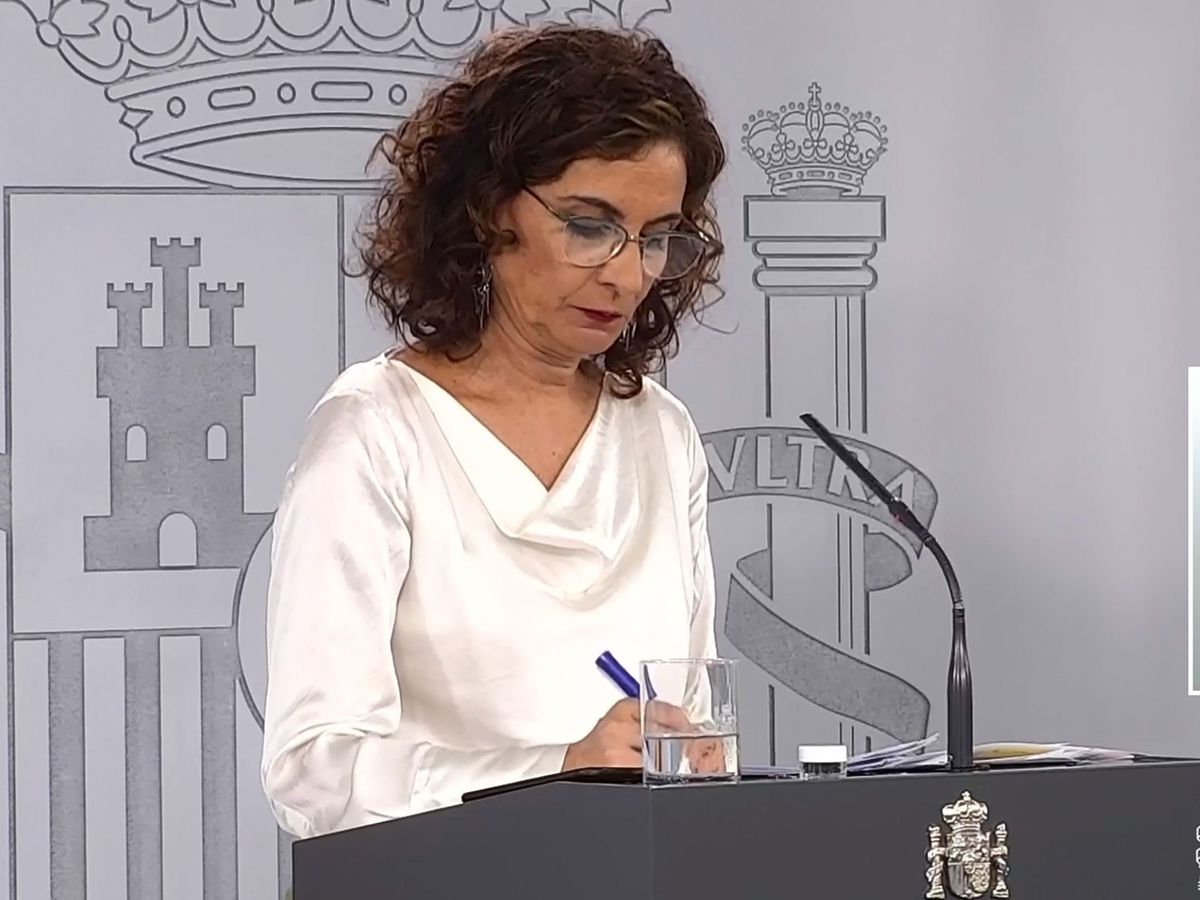 Foto: María Jesús Montero, durante una rueda de prensa tras el Consejo de Ministros. (EFE)