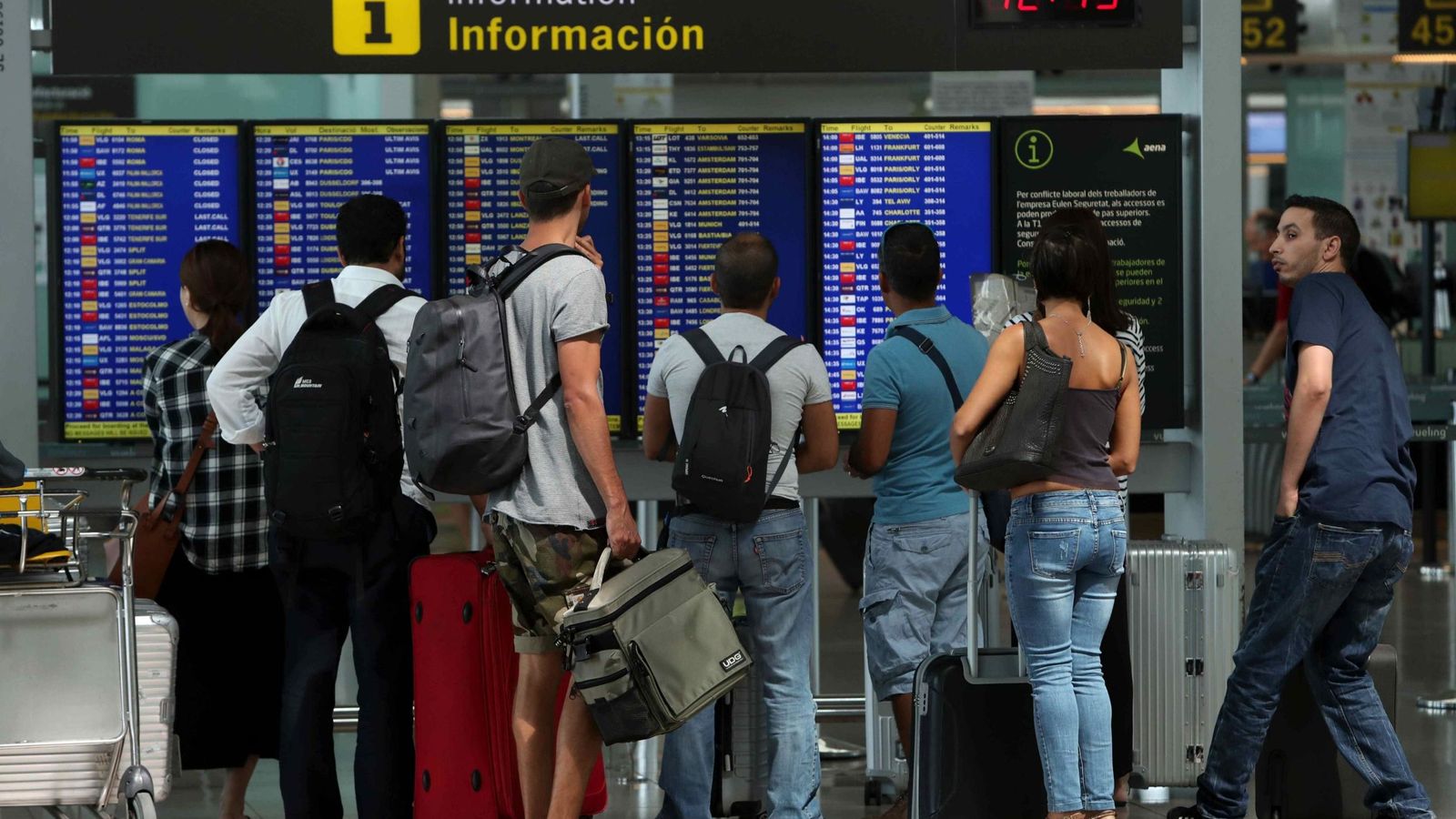 Foto: La huelga de Ryanair estropeará las vacaciones de unas 300.000 personas en España. (EFE)