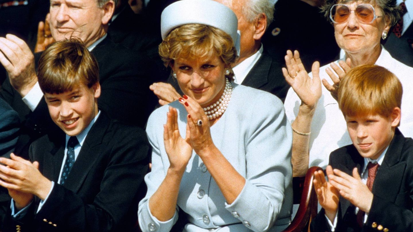 La princesa Diana, con sus dos hijos. (Cordon Press)