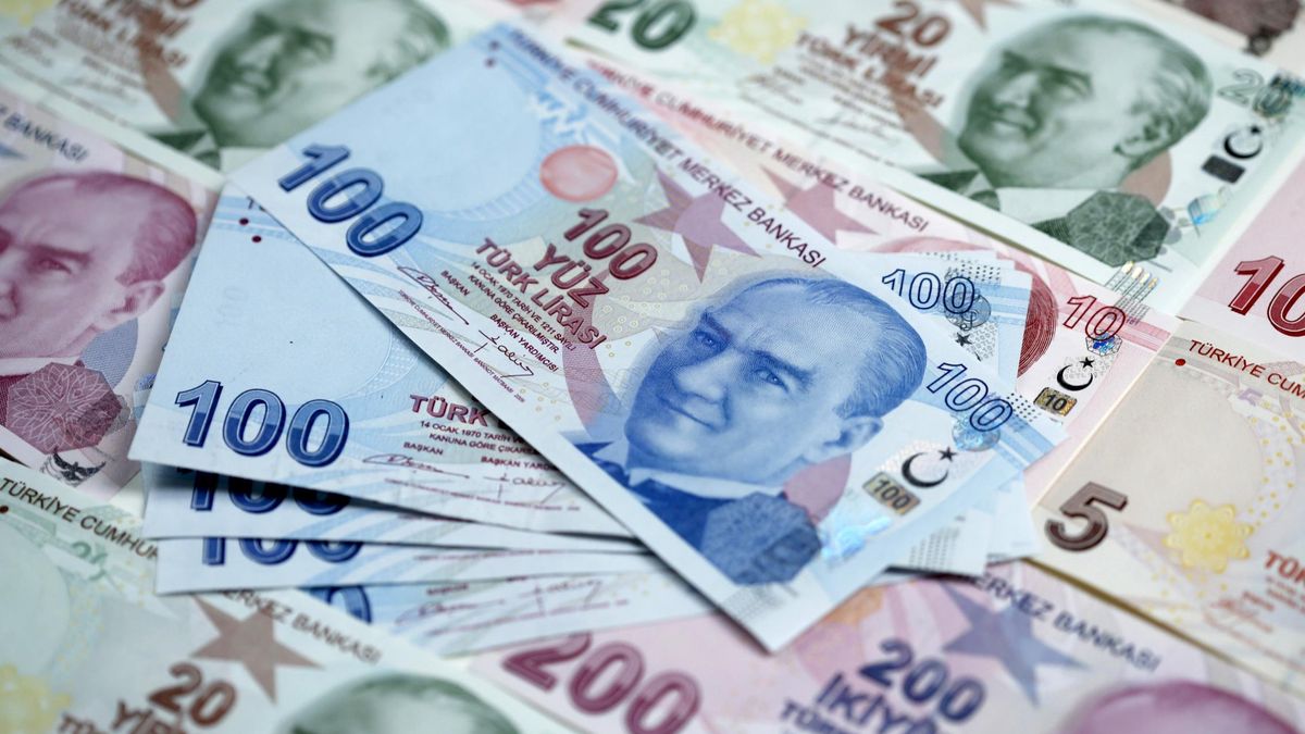 La lira turca cae a mínimos históricos y las divisas de Malasia e Indonesia vuelven a 1998